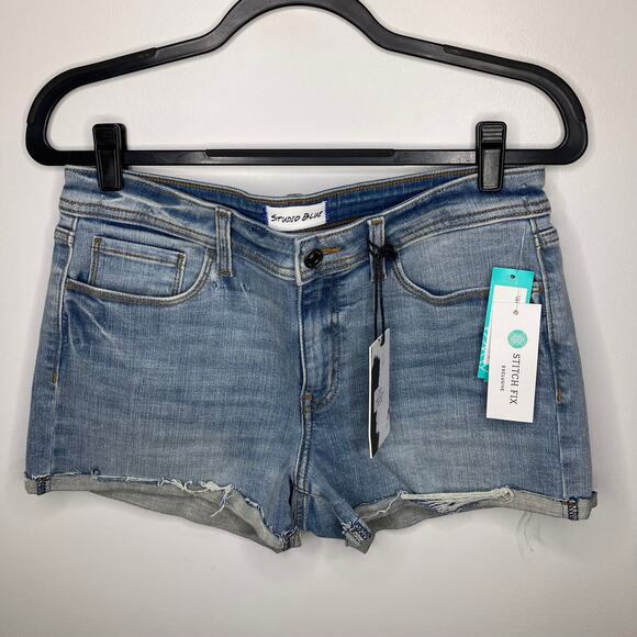 NWT STUDIO BLUE Kadence Mid Rise Cuffed Shorts Denim Distressed 8 29 - Picture 1 of 4